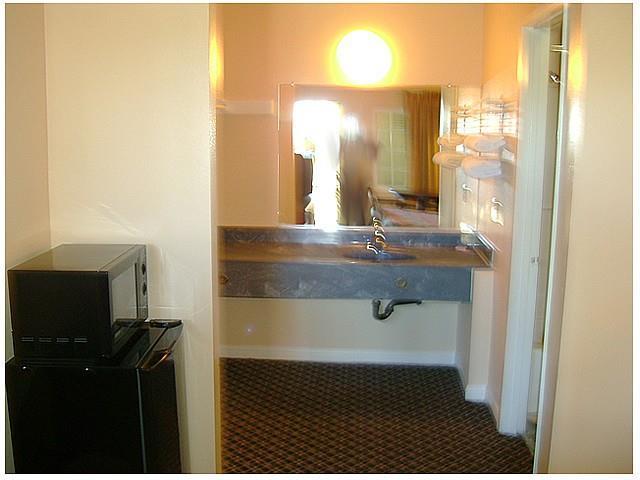 Hotel Corona Ca - Hwy 91 Room photo