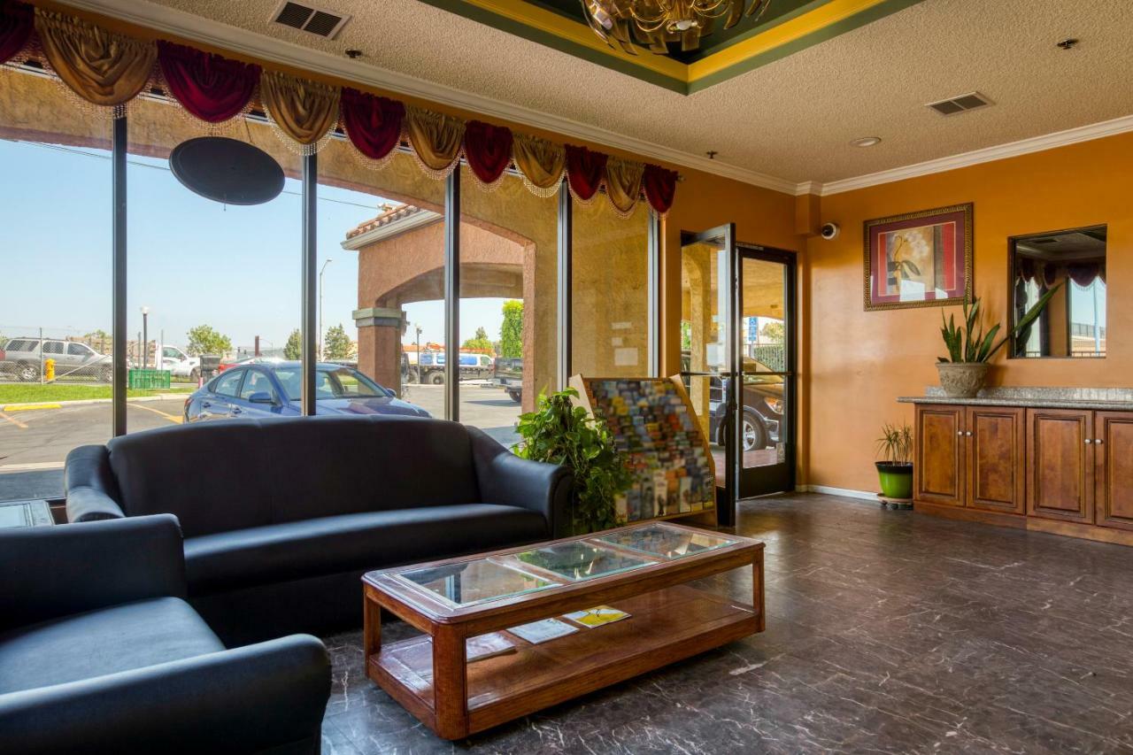 Hotel Corona Ca - Hwy 91 Exterior photo